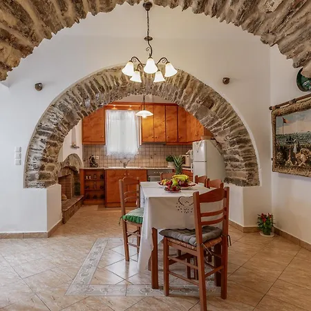 Holiday home Traditional House In Koronos